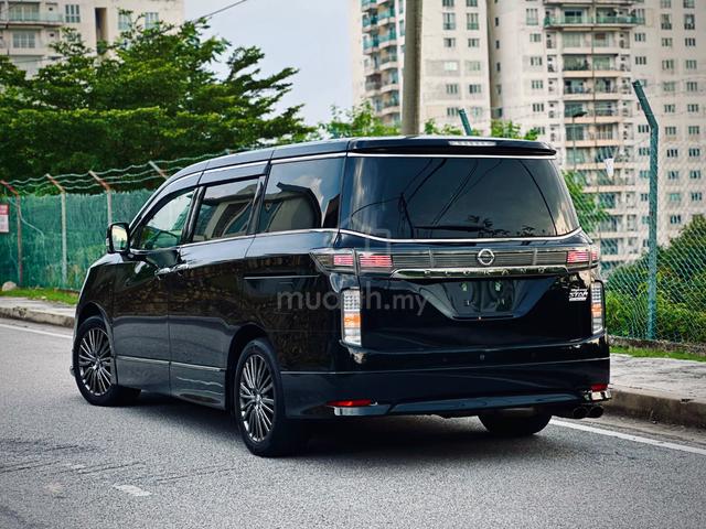 2021 Nissan ELGRAND 2.5 Premium Urban Chrome - 4