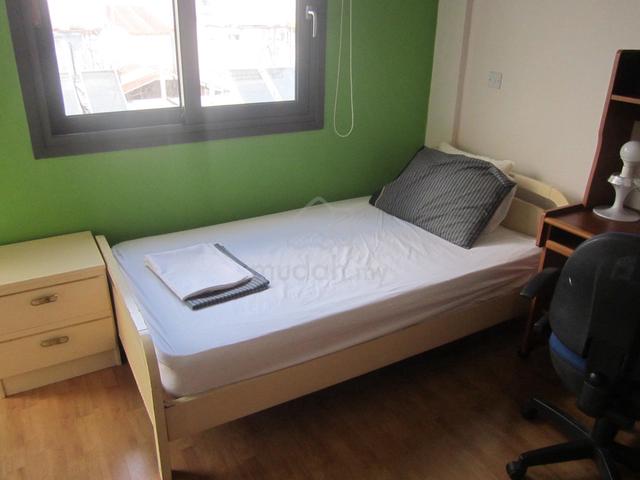 House to let Pantai Indah Apartment 2