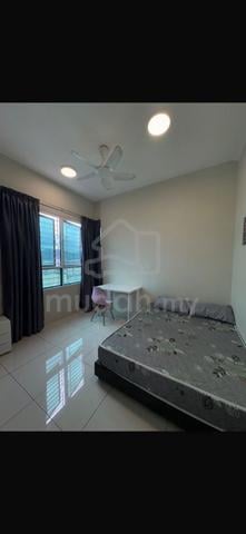 Skyview Condo | Jelutong | Georgetown | Middle room for rent 1