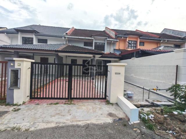 Double Storey Terrace House @ Bandar Seri Alam (3 bedroom) For Rent 1