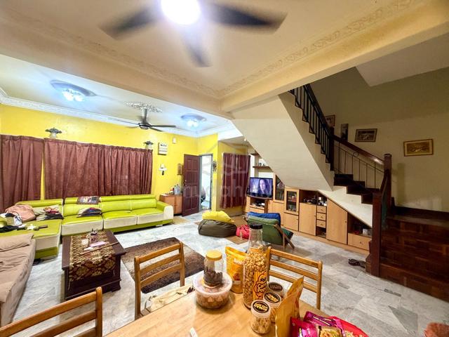 Double sty terrace freehold at Bandar Tun Hussein Onn 1