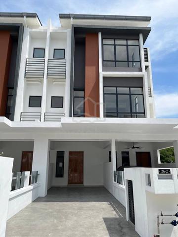 Townhouse Brand New Semenyih 1