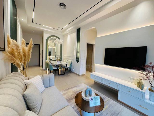 Seaview Apartment near Singapore (partially furnished) 1
