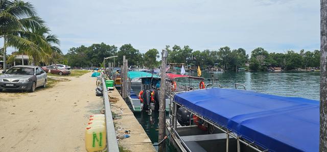 Lot cantik dekat jeti Merang Setiu Terengganu 1