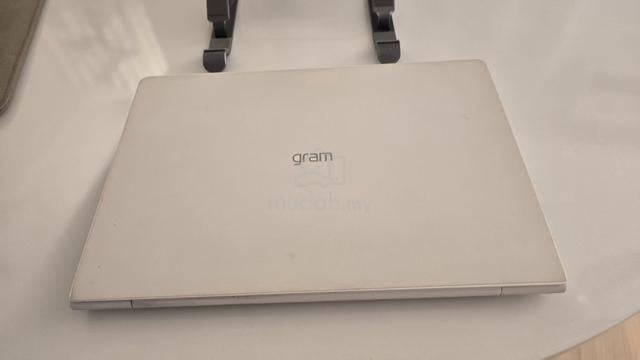 LG GRAM Model 13z-980 i5, RAM 24GB, 1TB - photo 3 of 6