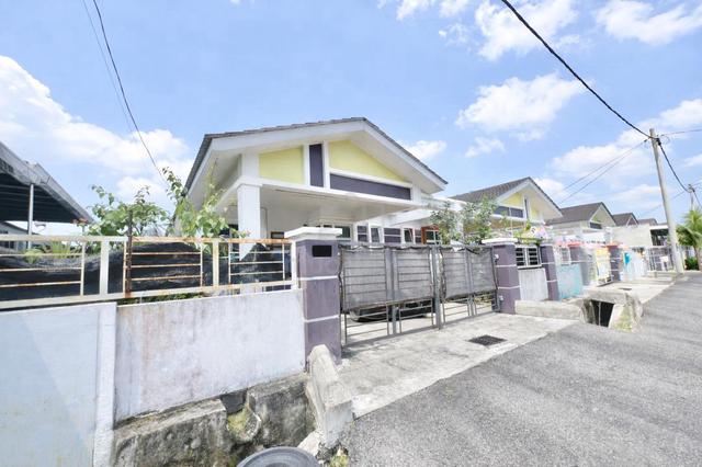 [FREEHOLD] Rumah Semi D Taman Kasturi Gemencheh untuk dijual 1