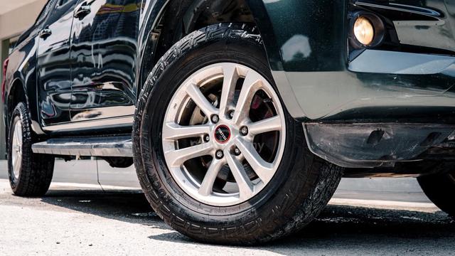 Isuzu DMAX 1.9 PREMIUM F.LIFT P.START R.BAR 2023 - 5