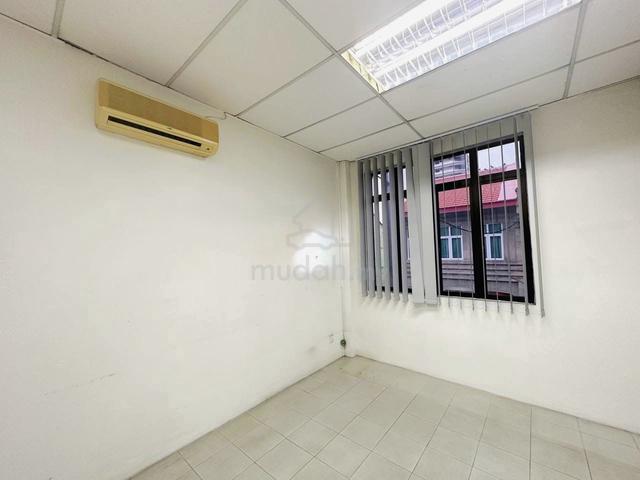 Georgetown Save Cost Office 1162sf with 5 Rooms For Rent 1