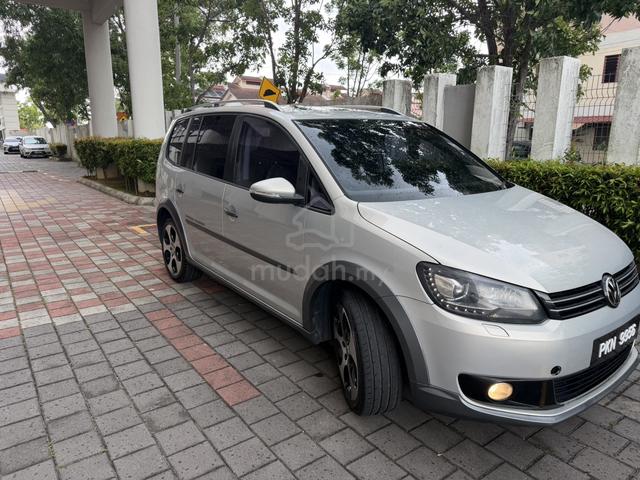 2011 Volkswagen CROSS TOURAN 1.4 TSI (A) Female OW - 1