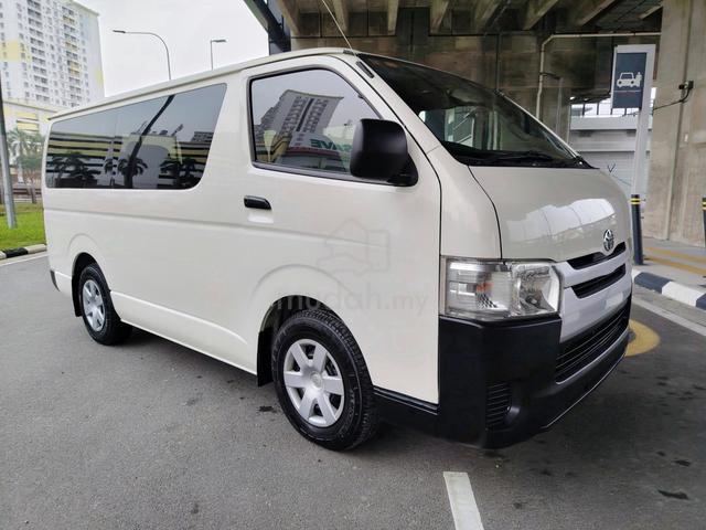 2018 Toyota Hiace 2.5 (M) Window Van 14 Seat - 1