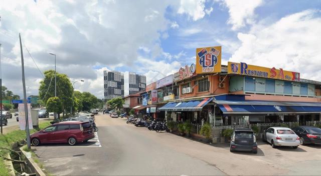 Taman Perling Double Storey Shoplot Facing Highway 1