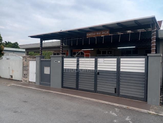 Taman Belida Telok Kemang - Rumah Teres Setingkat Freehold 4R2B 1