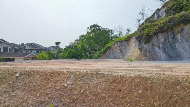 Lot untuk dijual 1