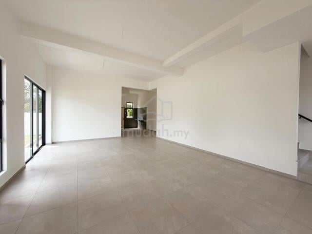 Bumi Lot Full Loan Freehold Double Storey 22x70ft Opposite Lotus Cheng 1
