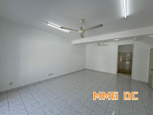 Bandar Botanic Cassia 2sty 20*65sqft Basic unit Good condition for sal 1