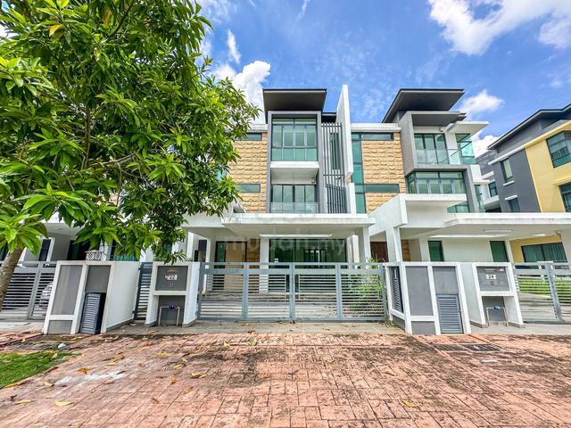 FACING OPEN! 28x90 Superlink 3 Storey Anggun Kirana Setia Alam 1