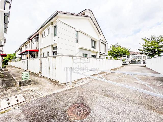 Freehold Double Storey Terrace End Lot TTDI Aquina Alam Impian 1