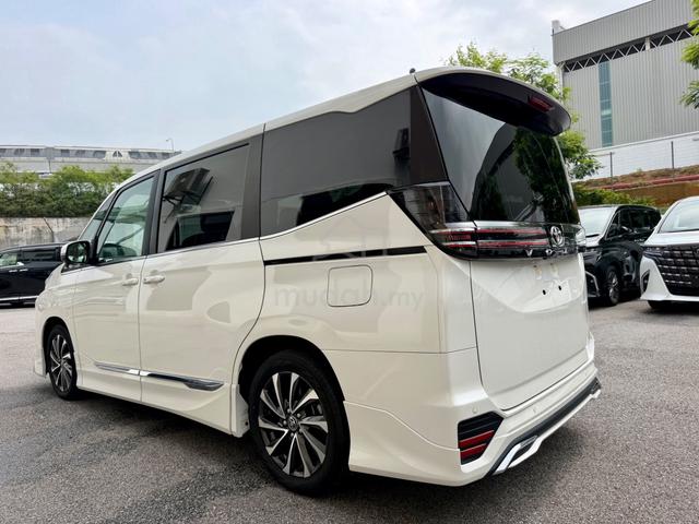 2022 Toyota VOXY 2.0 SZ FACELIFT MODELISTA BODYKIT - 4