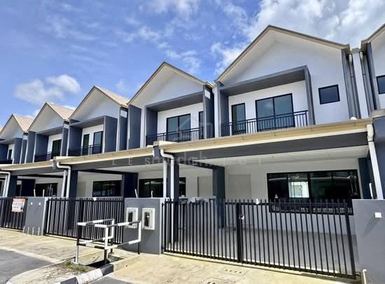 Below market price lelong！24x70 Double Storey individual title 1