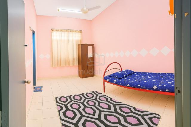 bilik sewa perempuan  1