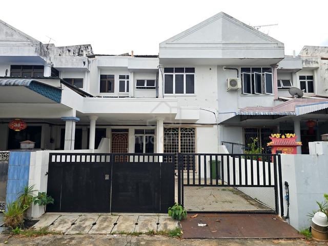 Double Storey House At Taman Cemerlang Emas, Ipoh, Perak. 1
