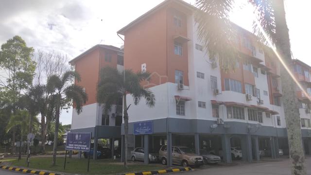 Sri Putra Apartment 1