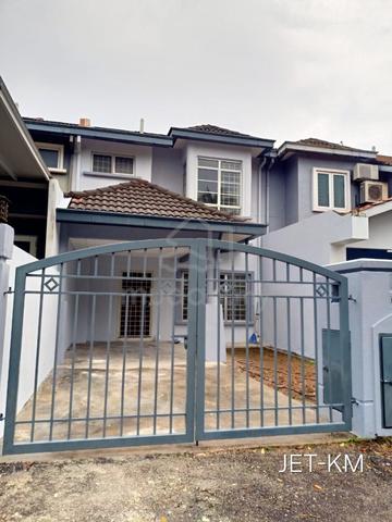 Double Storey @ Kota Kemuning (Gated & Guarded) Newly Painted Unit. 1