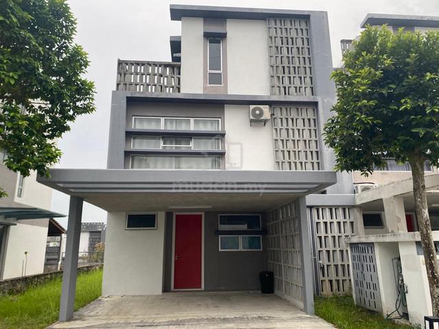 3 storey end lot Rimba Residensi Rasah Kemayan Seremban 2 1
