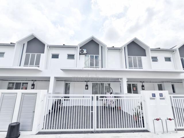 CHEAPEST FULL LOAN Double Storey Eka Height Bandar Enstek Labu Sendaya 1