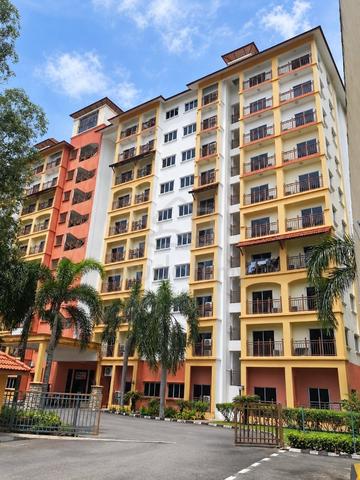 Bukit Merah Laketown 1