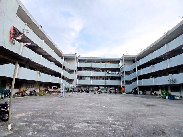 Flat Taman Selayang Segar 1