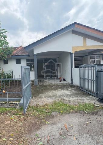 Teres Satu Tingkat Di Taman Desa Port Dickson 1