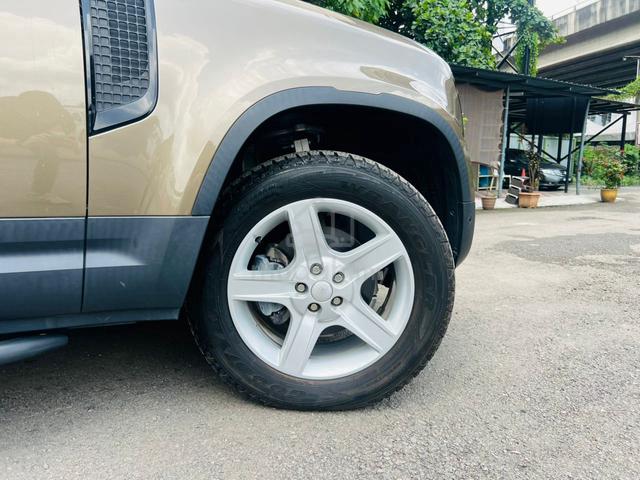 2021 Land Rover DEFENDER 110 2.0 P300 SE Ready Stk - 4