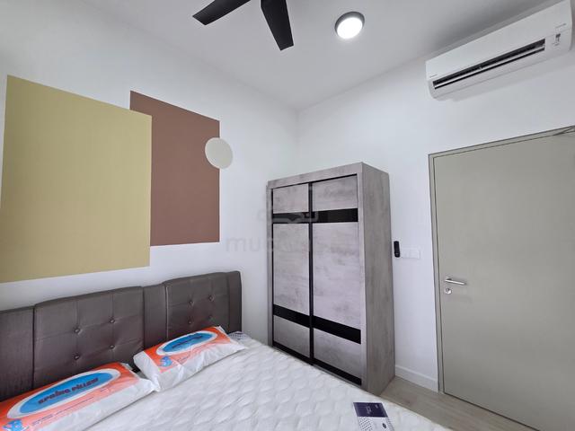 Medium Room Quinn Residence LRT Sri Rampai Wangsa Walk Aeon Big Lotus 1