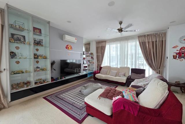 Below Market Value Freehold 3 Storey Superlink Endlot With Extra Land 1
