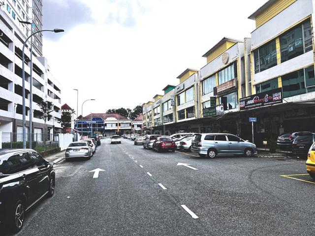 Pelangi Indah ROI 4.5% 3 Storey Corner Shop For Sale 1