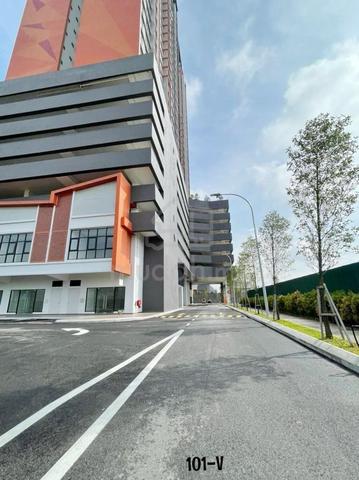 Telok Panglima Garang Ground Floor & 1st Floor Shoplot 21x65 1