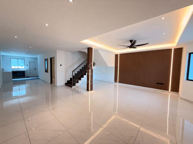 2 storey House/Nice Renovated/Ready move in/Freehold/Good Condition/JB 1