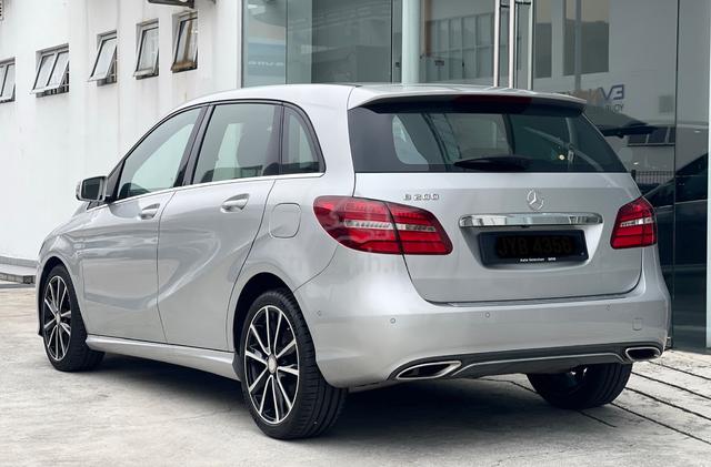 2015 Mercedes Benz B200 BlueEFFICIENCY - 2