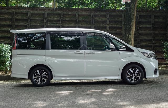 Honda STEPWAGON 1.5 SPADA (A) - 4