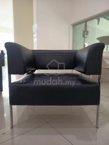 1 Seater Sofa (Style Black Leather and Chrome Arm) - photo 3 of 4