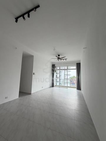 Senai Garden Apartment 1