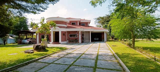 For sale staffield country resort mantin 1