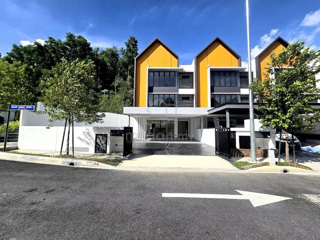 [FREEHOLD] 3 Storey Terrace Superlink House East 57, Melawati, KL 1