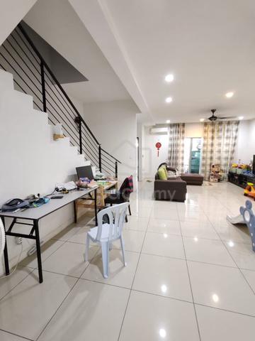 Nusa Idaman Precinct 8 Double Storey Terrace 22x75 Gated Guarded 1