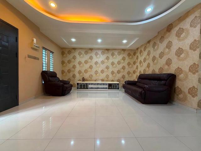 Pulai Utama Double Storey / Taman Universiti / 3 Bed 2 Bath 1