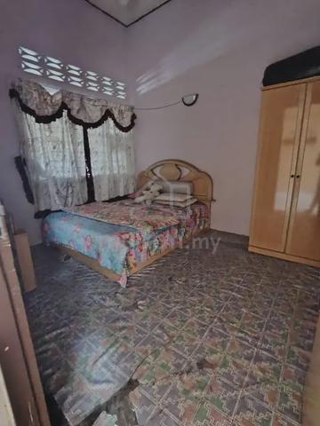Single storey terrace house at Gopeng for sale 1