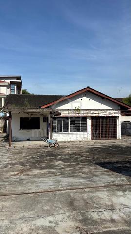 2 units of Single Stry Detached House At Tmn Majidee 1