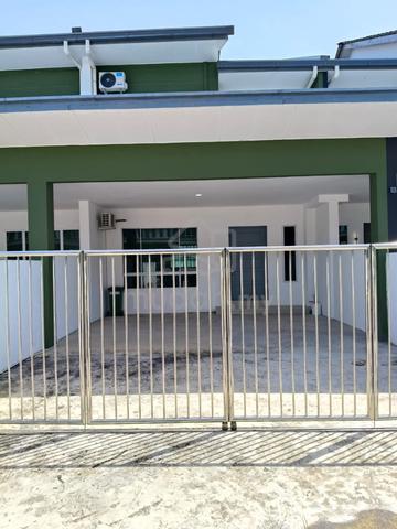 Double storey terraced house for rent in Bintulu 1