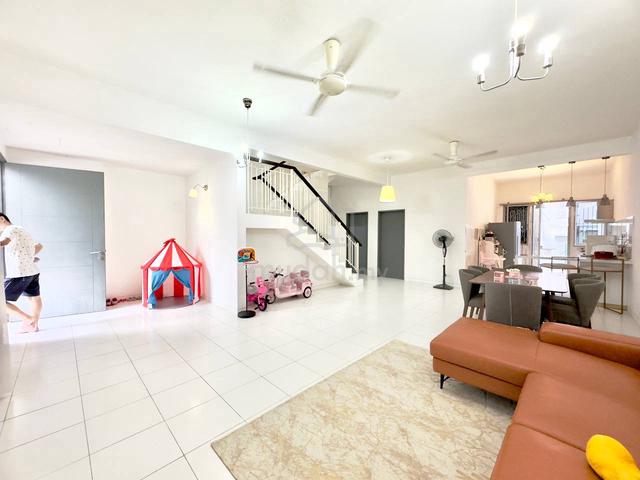 (FULLY RENOVATED) 2 Storey Superlink Timur Enstek, Bandar Enstek Nilai 1